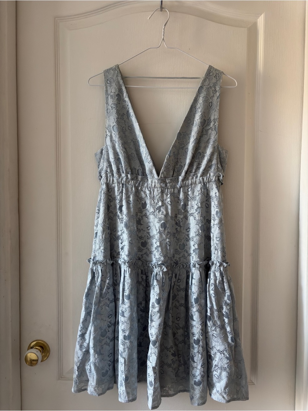 BCBGMaxAzria Light Blue Floral V-Neck Tiered Midi Dress